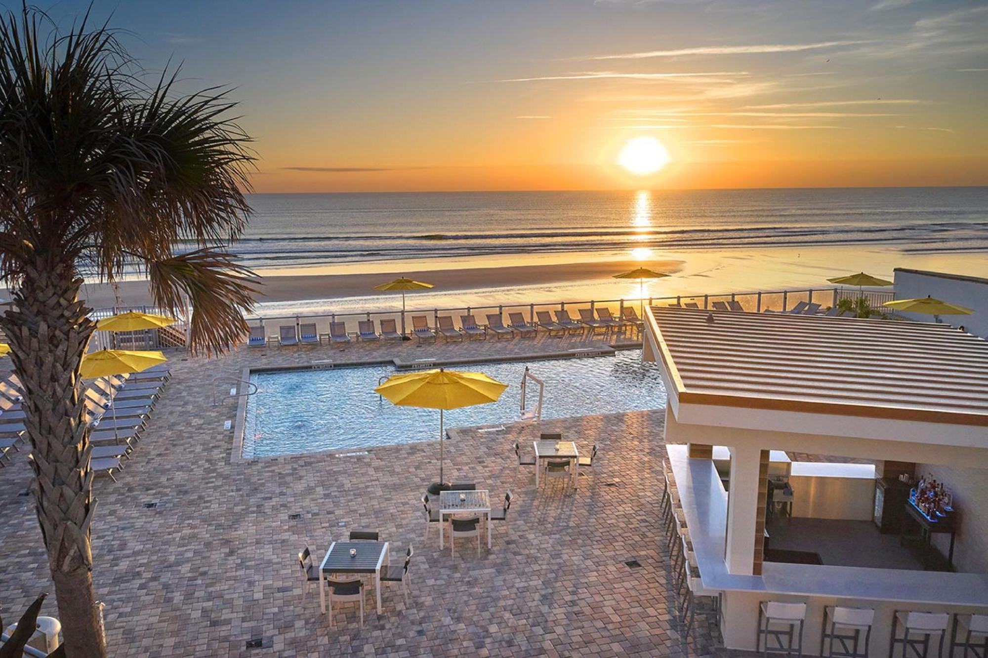 Delta Hotels By Marriott Daytona Beach Oceanfront Exterior photo