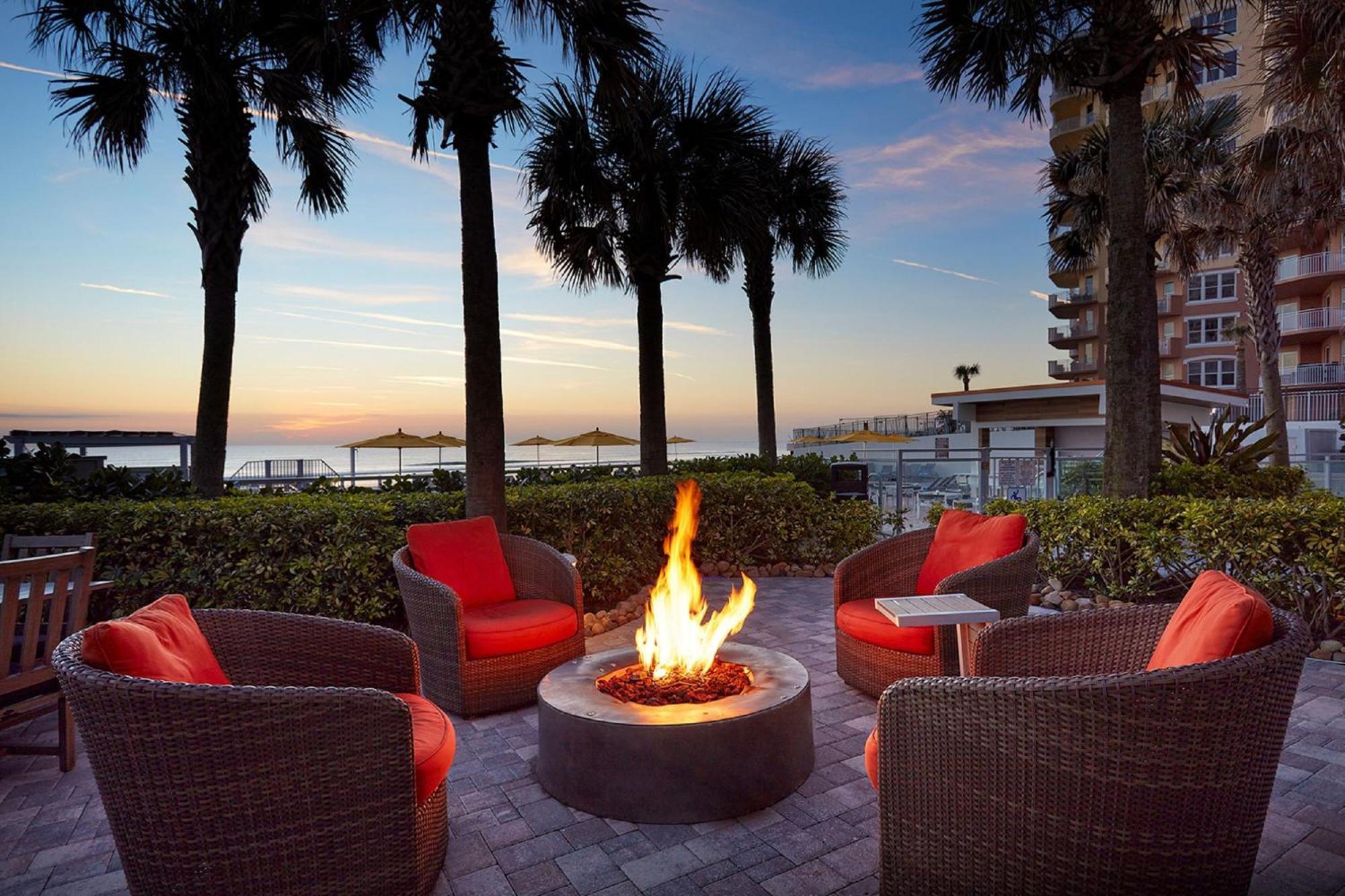 Delta Hotels By Marriott Daytona Beach Oceanfront Exterior photo